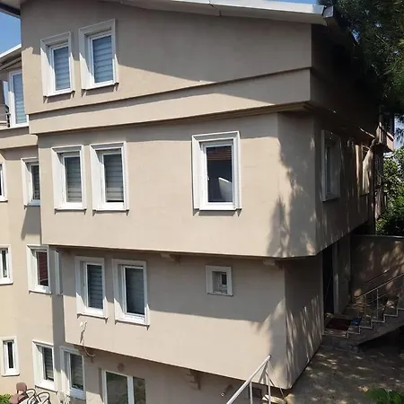 şehir Ve Doğa Manzaralı özel Bahçeli Lüx